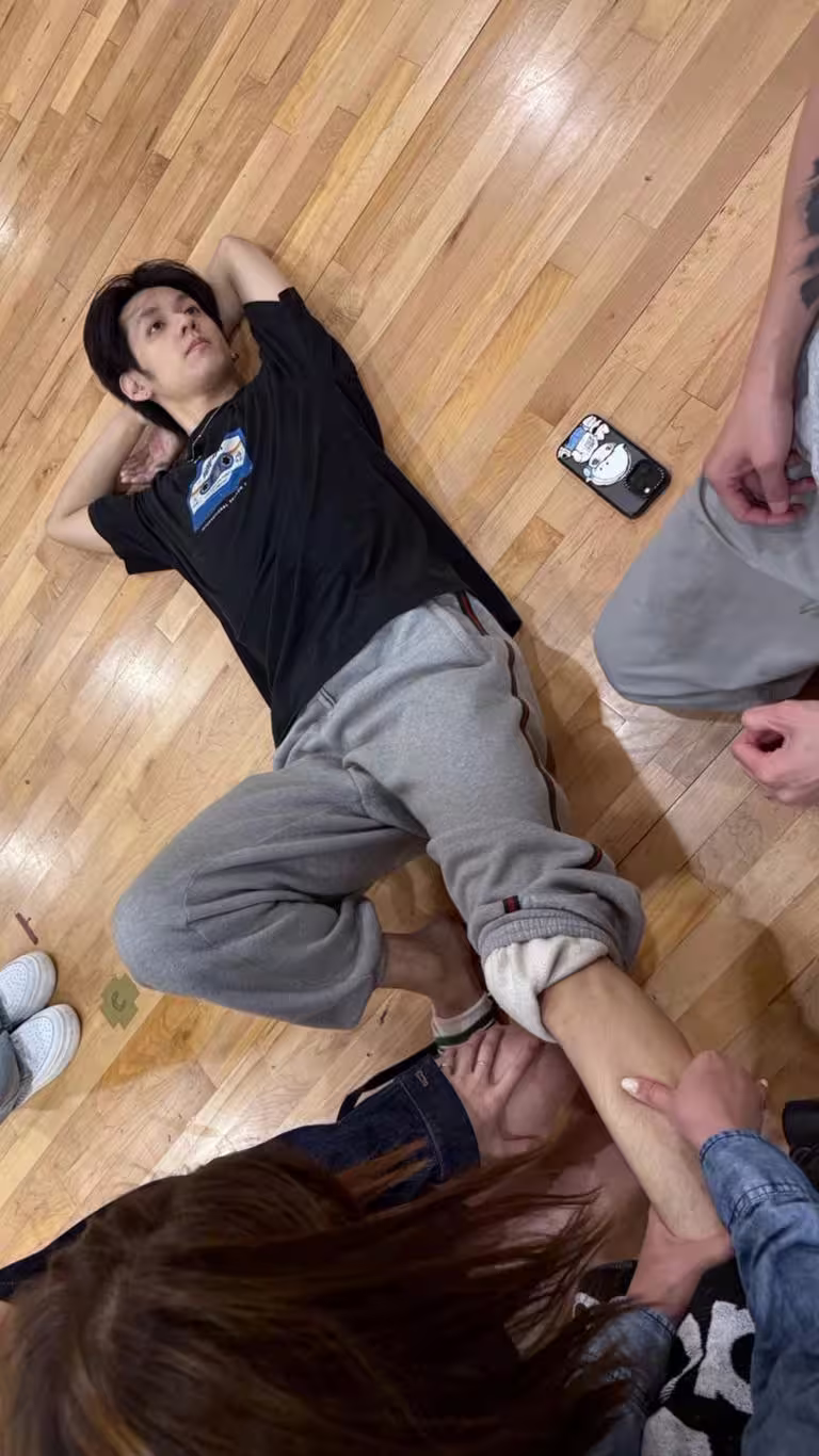 洪暐哲腳受傷非常難過。(圖/年代整合行銷提供) 洪暐哲腳受傷非常難過。(圖/年代整合行銷提供)