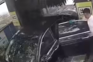 洗車機器在運轉　男做出1決定出事了