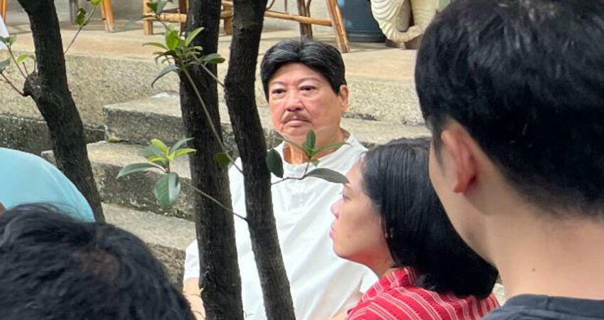 才被拍到憔悴暴瘦！72歲洪金寶「滿頭黑髮」回春照流出 驚人近況曝