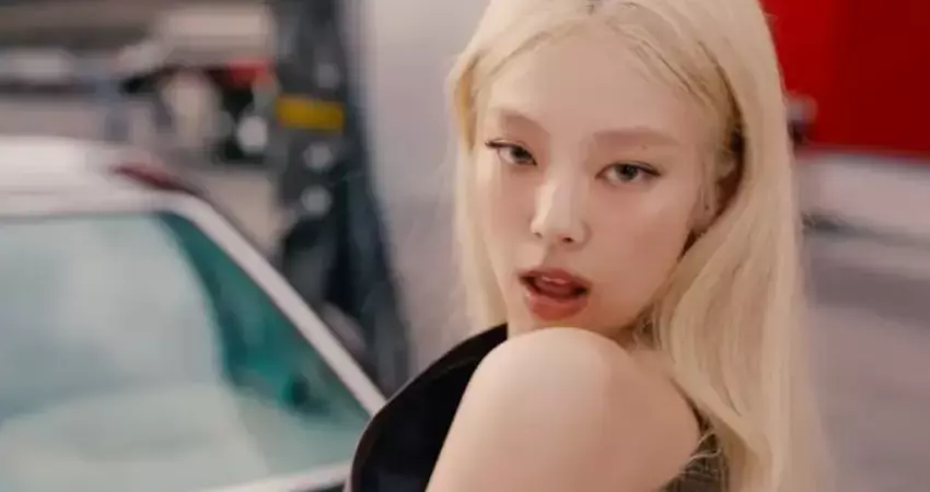 《Mantra》上線！Jennie超火辣