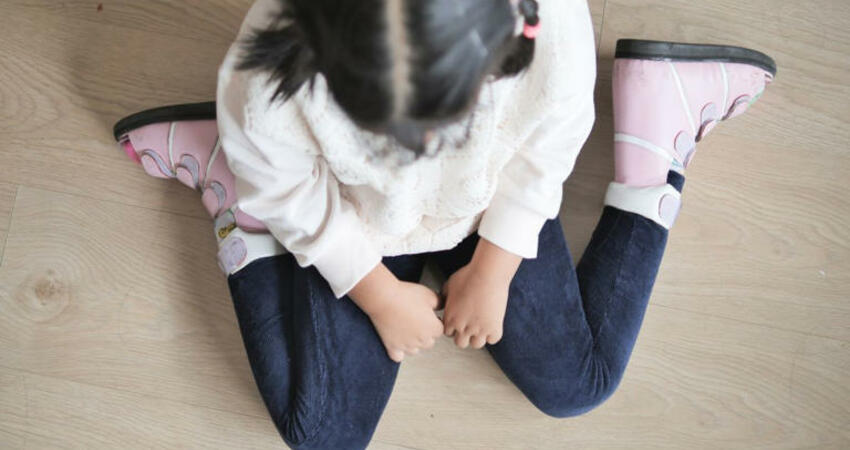 桃園女童光天化日遭男強抱拉扯 尖叫30秒「救我」影片曝光