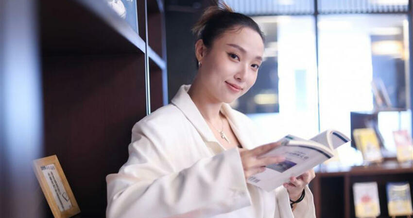 獨／李雪為《影后》束胸藏E奶！樂喊：很方便 打工被認出「決定離開」