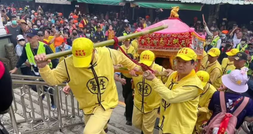 跑到雙腿無力！廖峻中風兒追白沙屯媽祖祈福