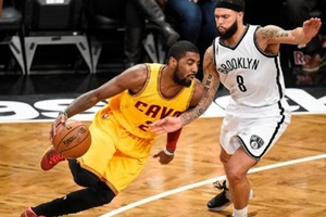 如何輕鬆甩掉防守？Kyrie Irving教你一招，致命刺探步變向