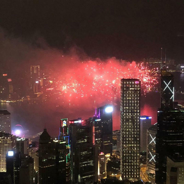 ▲關之琳海港豪宅夜晚景色。(圖/關之琳IG) ▲關之琳海港豪宅夜晚景色。(圖/關之琳IG)