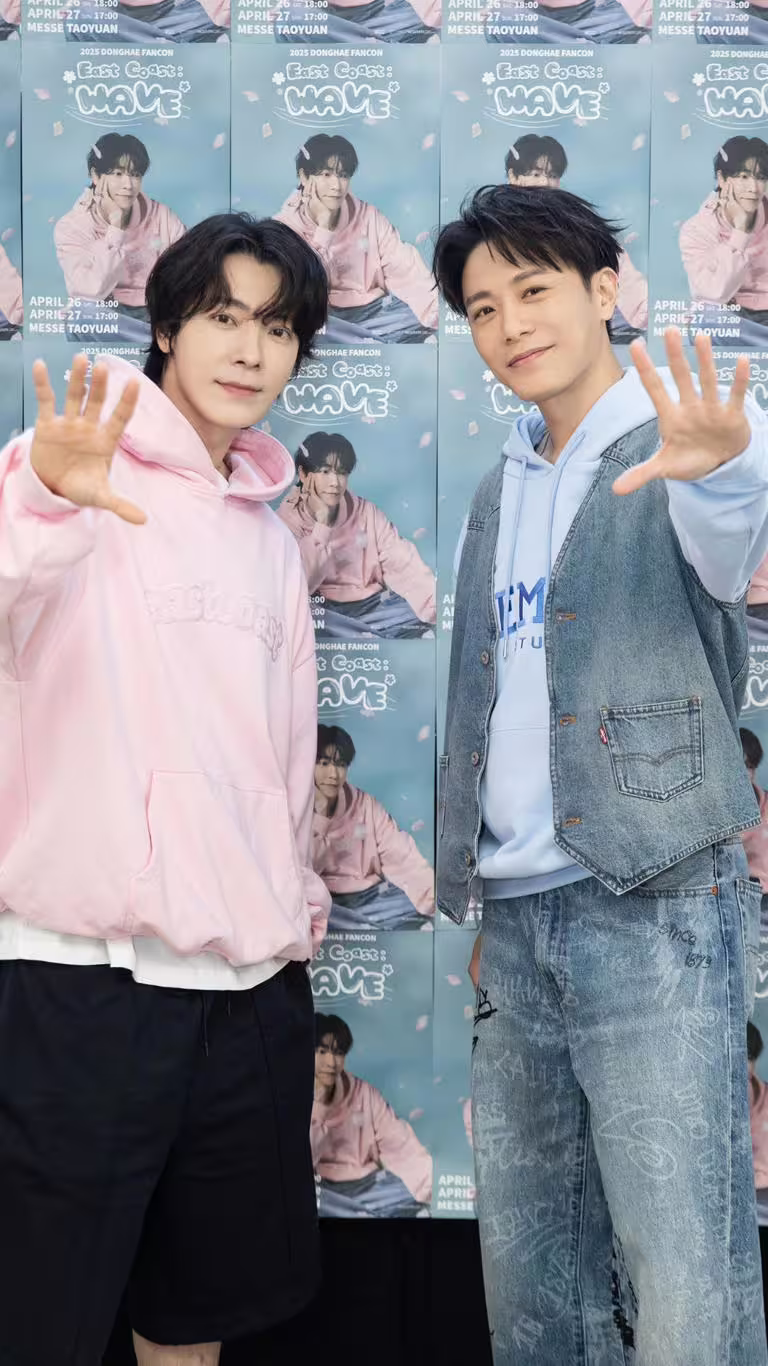 韋禮安(右)參加東海的「EAST COAST:WAVE」FANCON。(圖/索尼音樂提供) 韋禮安(右)參加東海的「EAST COAST:WAVE」FANCON。(圖/索尼音樂提供)