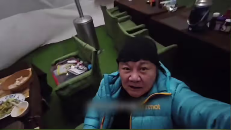 眭澔平挑戰聖母峰。(圖/翻攝自眭澔平IG) 眭澔平挑戰聖母峰。(圖/翻攝自眭澔平IG)