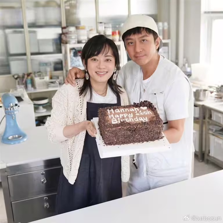 老公鄧超(右)相當支持孫儷的事業。(圖/翻攝自微博) 老公鄧超(右)相當支持孫儷的事業。(圖/翻攝自微博)