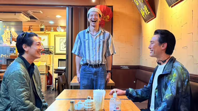左起施名帥、黃冠智、塚原大助在日本相聚。(圖/影一製作所提供) 左起施名帥、黃冠智、塚原大助在日本相聚。(圖/影一製作所提供)