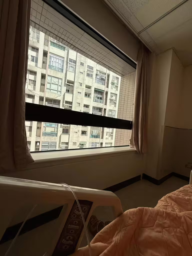 江俊翰住院,週一將動手術清創。(圖/翻攝自江俊翰臉書) 江俊翰住院,週一將動手術清創。(圖/翻攝自江俊翰臉書)