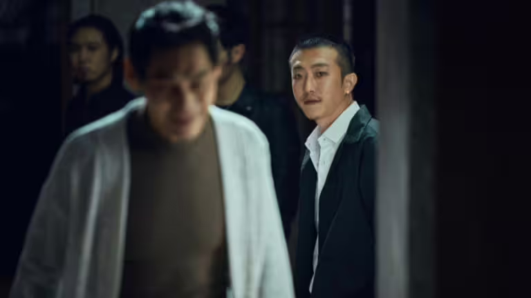 張懷秋飾演的蠍子在《角頭-鬥陣欸》確認回歸。(圖/曼尼娛樂提供) 張懷秋飾演的蠍子在《角頭-鬥陣欸》確認回歸。(圖/曼尼娛樂提供)