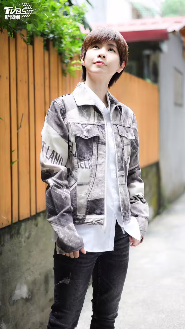 魏嘉瑩難忘出道時曾在宜蘭舉辦演唱會，當時只賣出兩張票，還是朋友買的。（圖／張哲鳴攝）