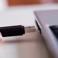 不是都市傳說！USB「插太慢」會降速　大廠證實了　