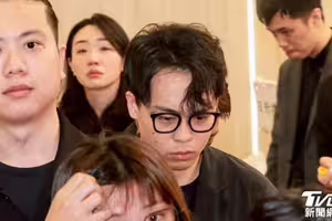 賀瓏來了！憔悴奔天殘告別式「追思片曝2人合照」 博恩道別哭腫眼