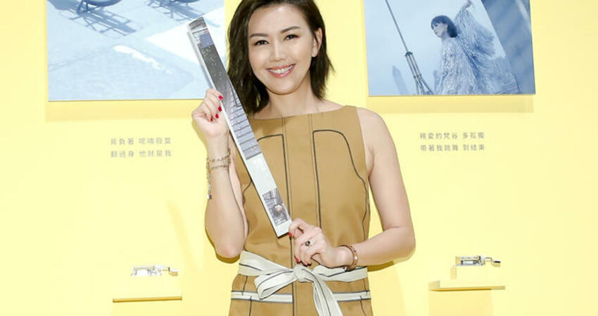 孫燕姿素顏穿「死亡上衣」 現身孩子學校當義工網驚：變大嬸