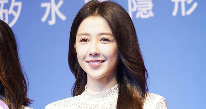 邵雨薇35歲生日！絕美慶生照片曝光 「男友視角」露甜笑超浪漫