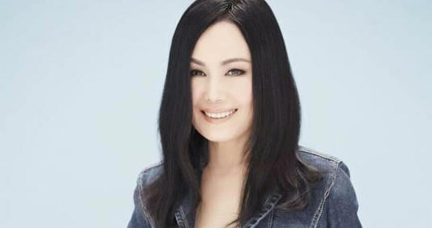 江蕙國慶演出服裝曝光！牡丹花鏤空亮片 搭水墨畫演出視覺