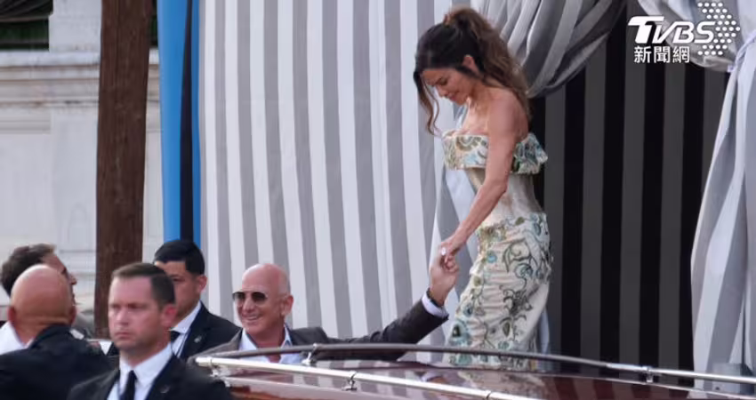 貝佐斯婚前派對遇暴雨 金卡戴珊及珍娜狼狽搭船離場