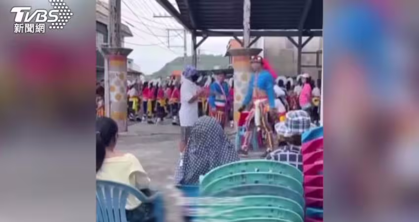 「帶歧視標題上傳影片」惹怒阿美族！落腮鬍男硬闖豐年祭被制止