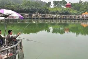 一個老闆挖了魚塘，讓顧客免費釣魚，沒想到最後連馬雲都驚呆了！