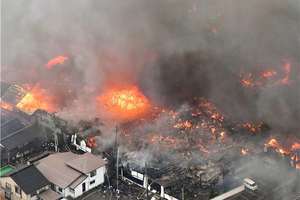 大火把120棟建築都燒毀了，只有這棟住宅在廢墟中屹立不搖，而它完好無缺的原因令人驚呆！ 