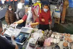 嫌11片「現撈仔」生魚片150元太貴他再嗆店家：可以買toro吃到翻過去