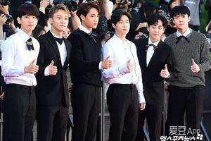 「EXO」「新聞」170920 EXO壓軸亮相Soribada紅毯秀展現身為大前輩的成熟面貌