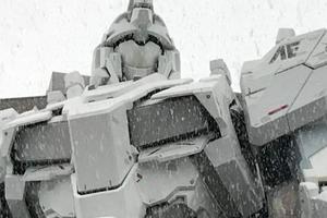 毀滅模式一開霸氣威猛依舊！大雪中的獨角獸鋼彈