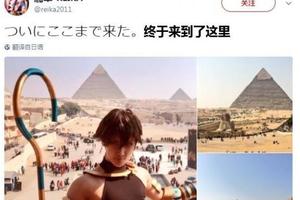 《FGO》玩家為cos法老王，遠赴埃及背景畫面宏偉大氣