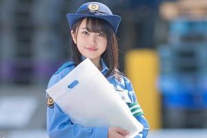 日本網民吐槽：日本東京都內出現一名美少女警察