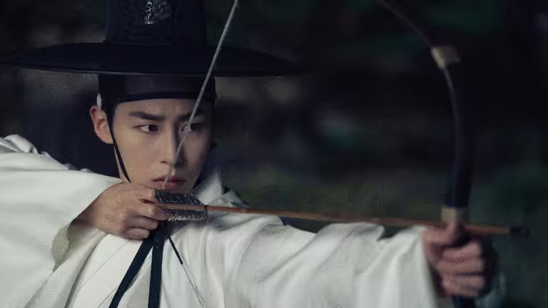 李宰旭睽違三年再演古裝劇。(圖/NETFLIX提供) 李宰旭睽違三年再演古裝劇。(圖/NETFLIX提供)