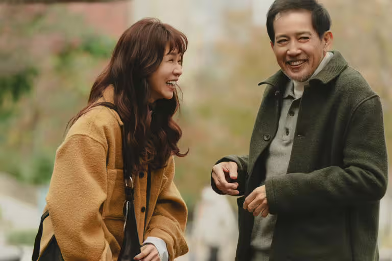 Netflix台劇《忘了我記得》劇照 - 謝盈萱與秦漢父女情深 Netflix台劇《忘了我記得》劇照 - 謝盈萱與秦漢父女情深
