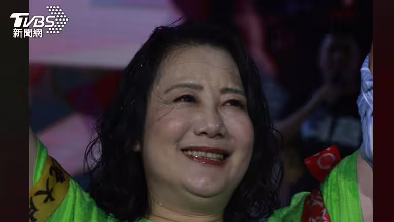 吳思瑤在台下鞠躬時忍不住落淚。（圖／華子琛攝）