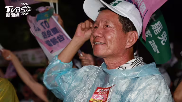 台下民眾也忍不住落淚。（圖／華子琛攝）