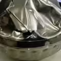 「裝熱油」不鏽鋼碗爆炸！這3種不能用　女子慘當場毀容