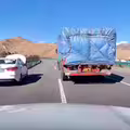 影／被貨車司機惡意逼車？幾秒後才知「原來是救命恩人」