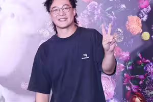 陳奕迅20歲愛女曝光！173公分氣質清新 「不顧爸反對」預備出道