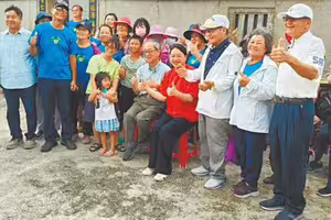 訪文化基地 陸小芬重返桂花巷