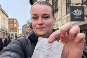 一夕成首富?女驚見餘額「63千兆」超越馬斯克 一夕成首富?女驚見餘額「63千兆」超越馬斯克