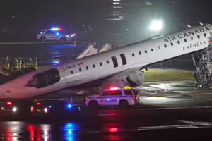 機場重大事故！客機「撞上消防車」　正副駕駛均身亡