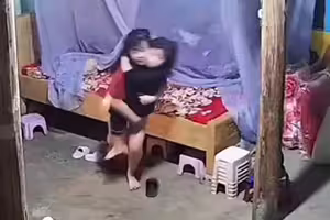 女孩突抱妹妹拚命衝出　下秒傳巨響驚見恐怖一幕