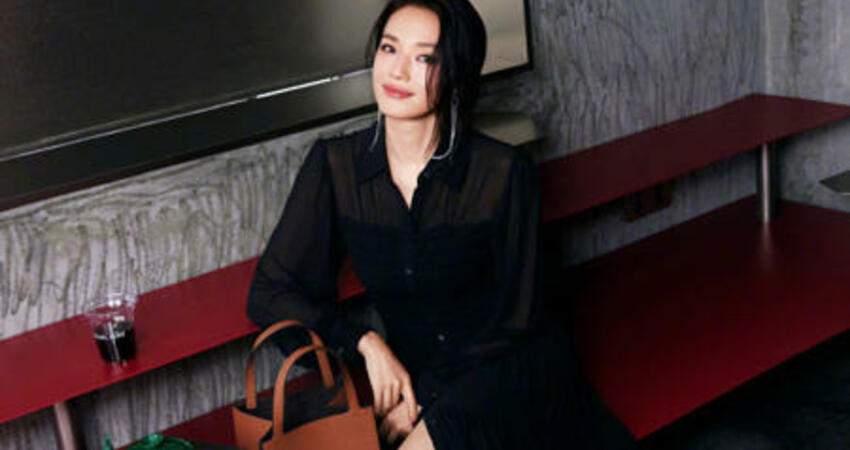 舒淇黑色透視裝絕美現身 粉絲喊1句提及老公笑容止不住