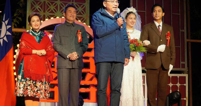 王偉忠與侯友宜竟有這層關係！《一村喜事》喝喜酒重回當年