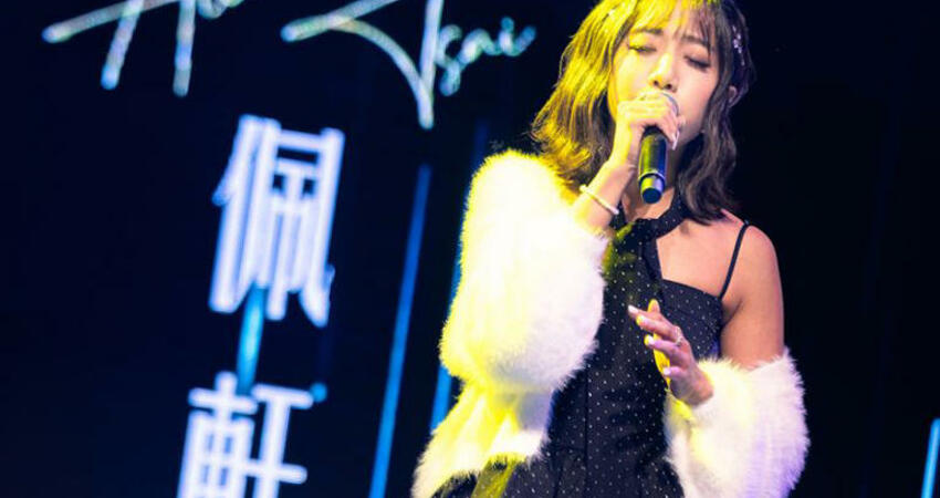 女星做乳房超音波！脫衣前竟被粉絲認出「當下反應」曝光