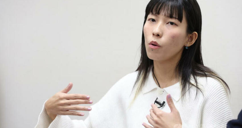 姊姊苗博雅招手 苗廣雅演員生涯譜出足球新劇本