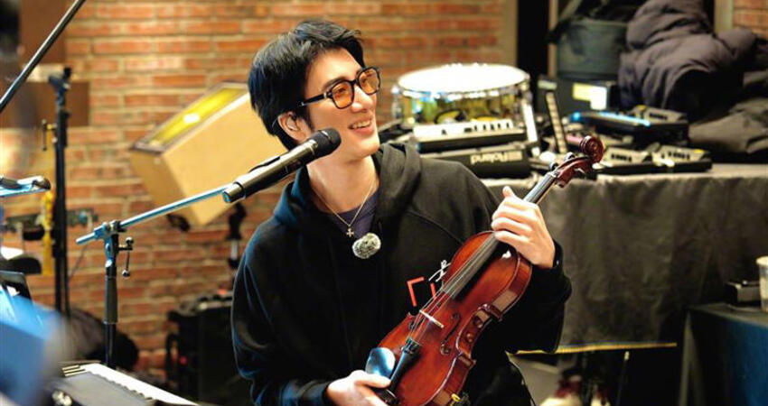 王力宏情人節曝喜訊！深夜微博驚喜告白 數十萬粉絲灌爆網頁