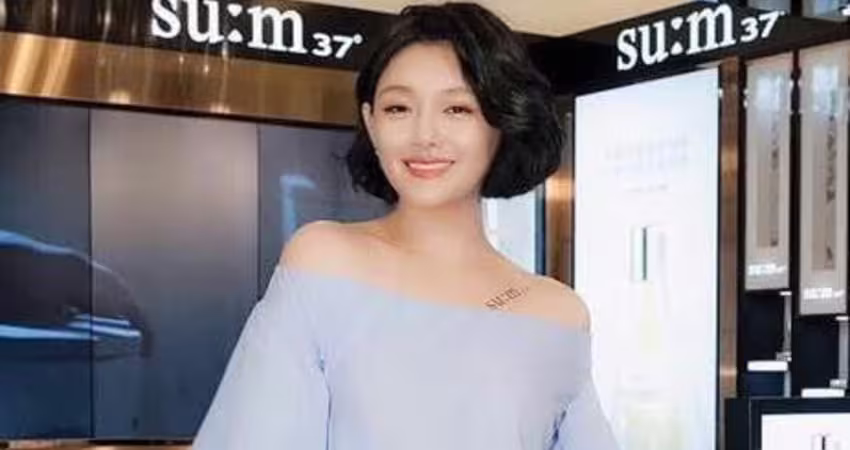 具俊曄捧大S粉色骨灰罈！大雨中吻別痛哭 長眠地留給家人思念祭拜
