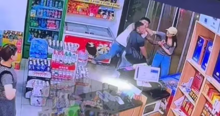壯碩男超商買菸「遭陌生男抓胸肌」　對方嗆聲：摸你怎麼了