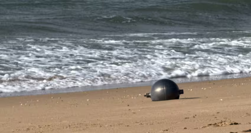 海灘驚現「神秘球體」　當局認了：來自太空