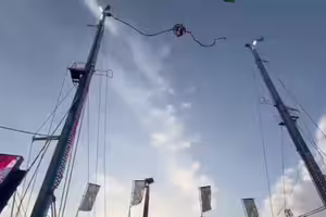 遊樂設施「纜繩突斷裂」　座艙失控猛撞！傷者情況曝